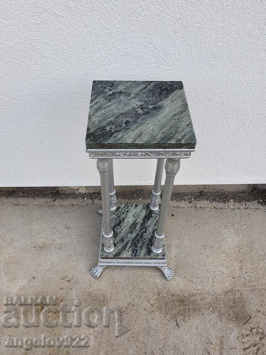 Παράδοση Όμορφο vintage βάθρο με μαρμάρινα ράφια!!! Παράδοση Όμορφο vintage βάθρο με μαρμάρινα ράφια!!!