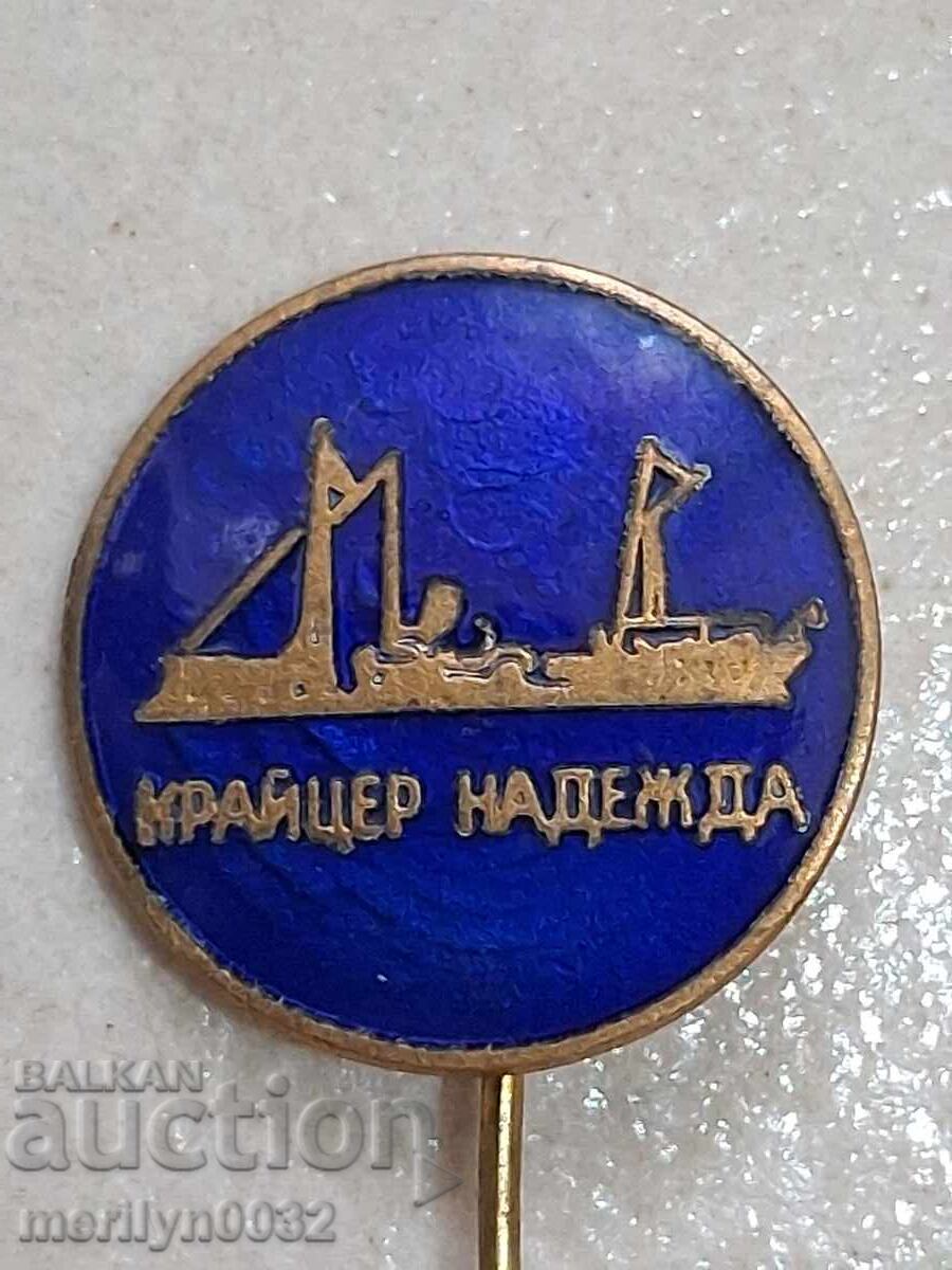 Insigna emailată crucișător Nadejda, semn distinctiv, medalie, ecuson Insigna emailată crucișător Nadejda, semn distinctiv, medalie, ecuson