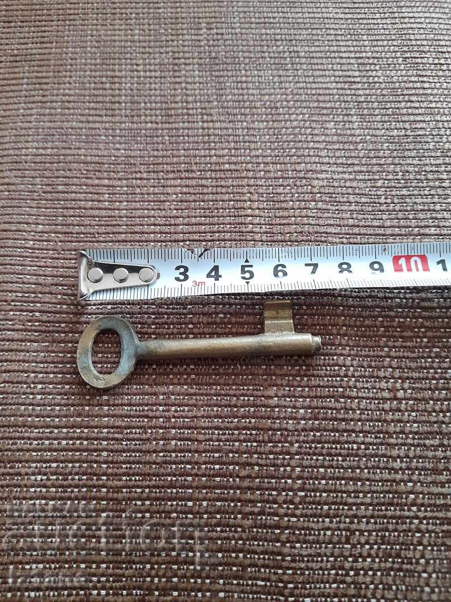 Стар метален ключ с цена 11.00 лв. | € 5.62 Стар метален ключ с цена 11.00 лв. | € 5.62