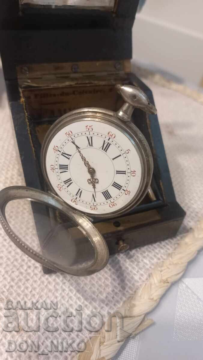 Delivery of Pocket watch with a wooden box
