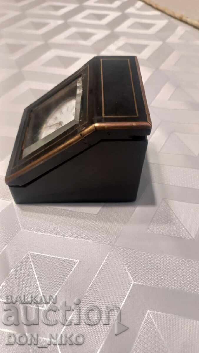 Pocket watch with a wooden box - 6