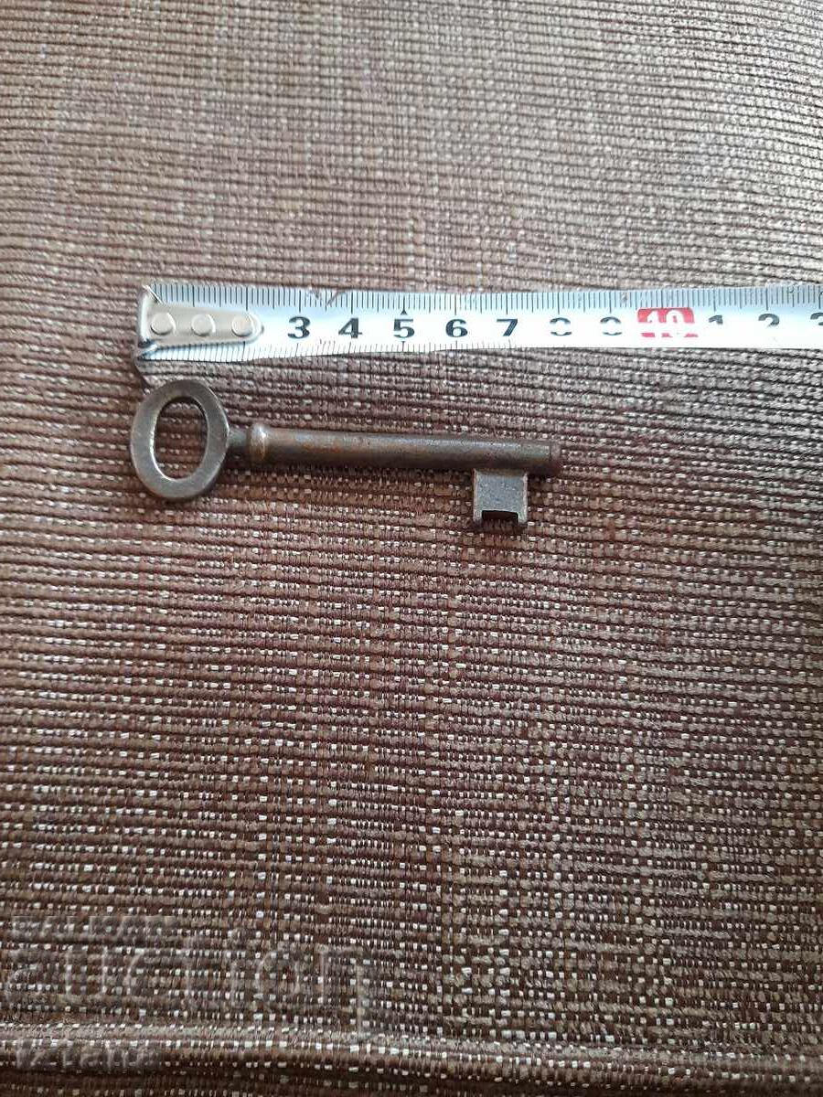 Old metal key with price 11.00 BGN | € 5.62