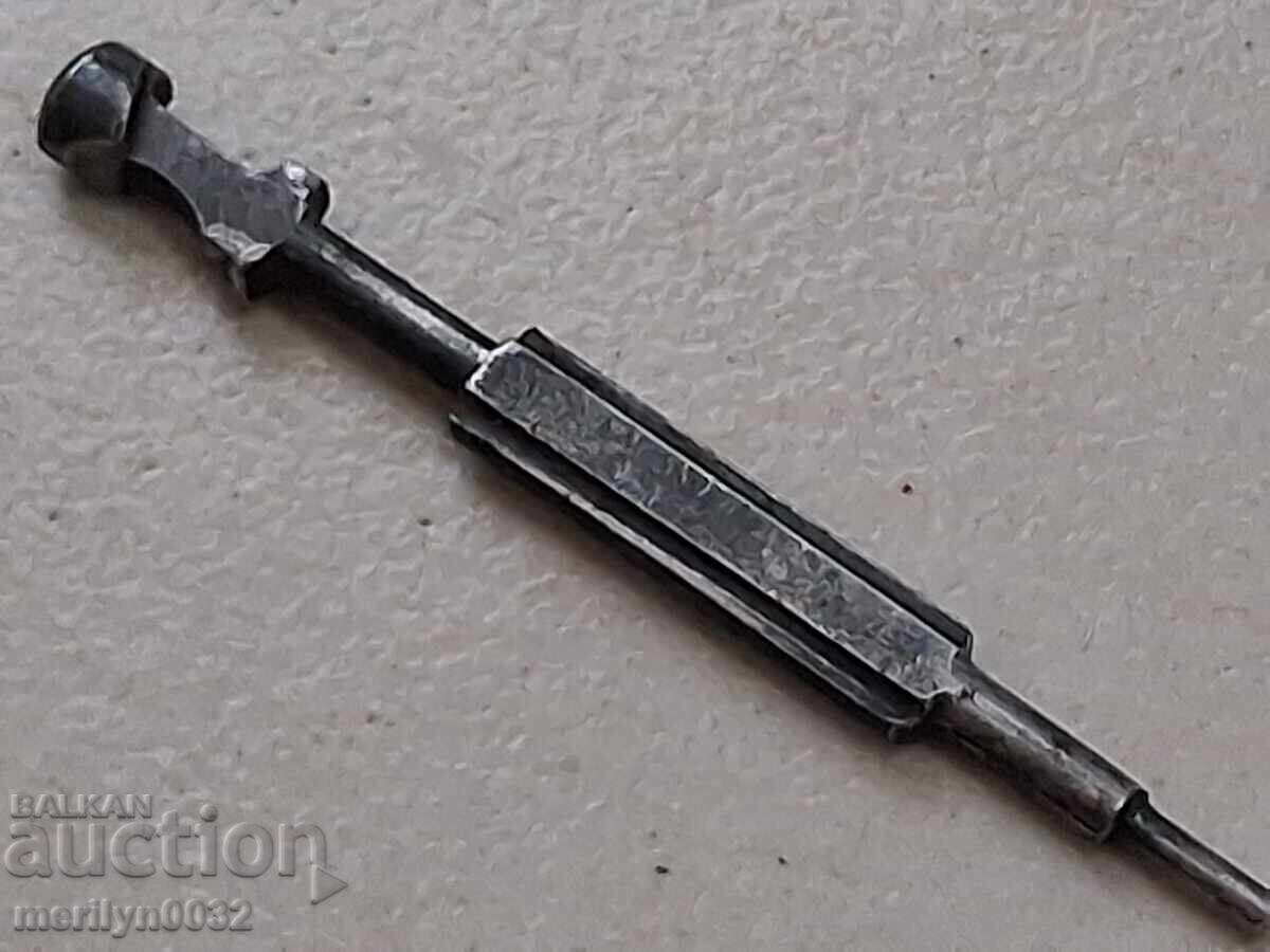 Piesa, detaliu percutor pentru pistolul Walther P-38 Wehrmacht WW2 Piesa, detaliu percutor pentru pistolul Walther P-38 Wehrmacht WW2