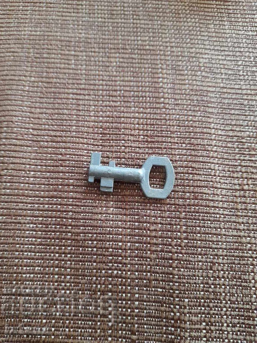 Licitație Cheie veche de metal