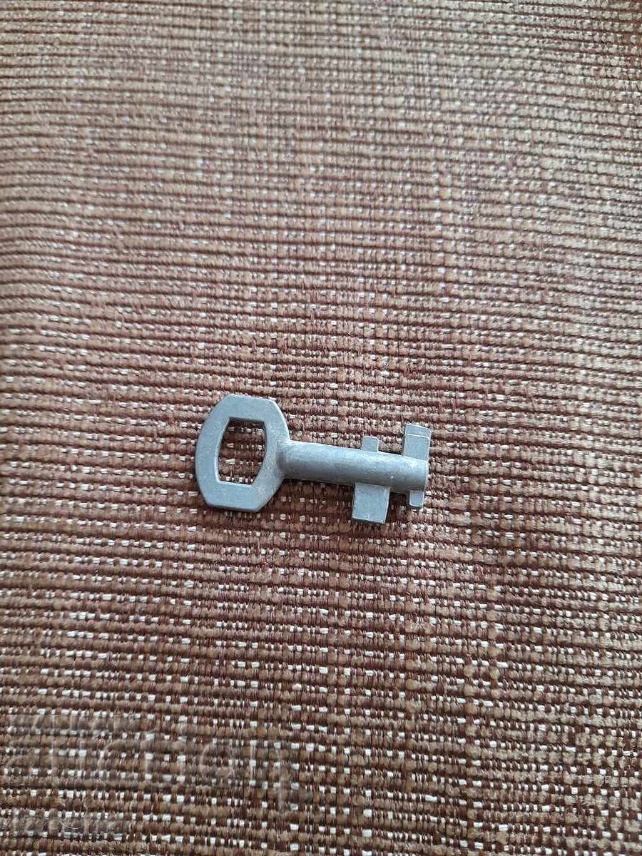 Cheie veche de metal