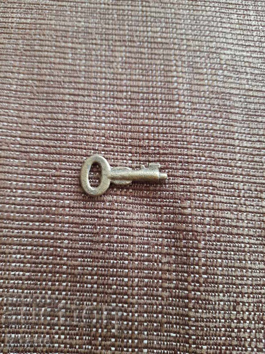 Стар метален ключ