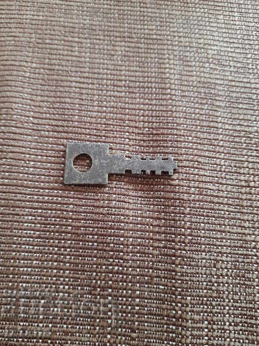 Cheie veche de metal