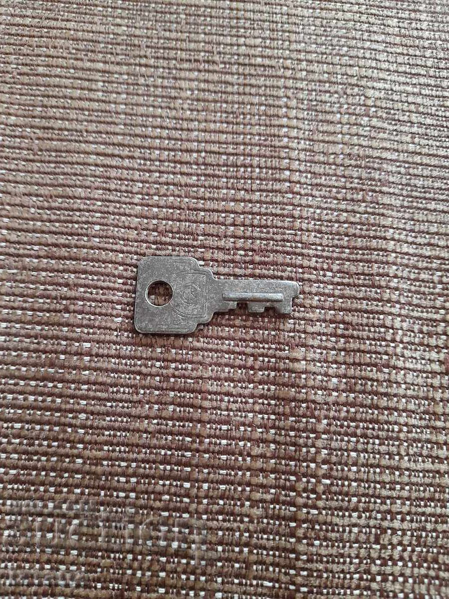 Стар метален ключ