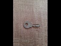 Стар метален ключ