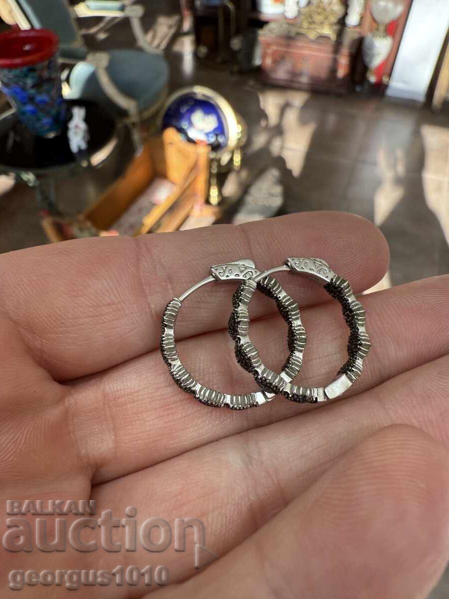Ασημένια σκουλαρίκια με μαύρα πέτρες Νο. 7675 με τιμή 110.00 BGN | € 56.24