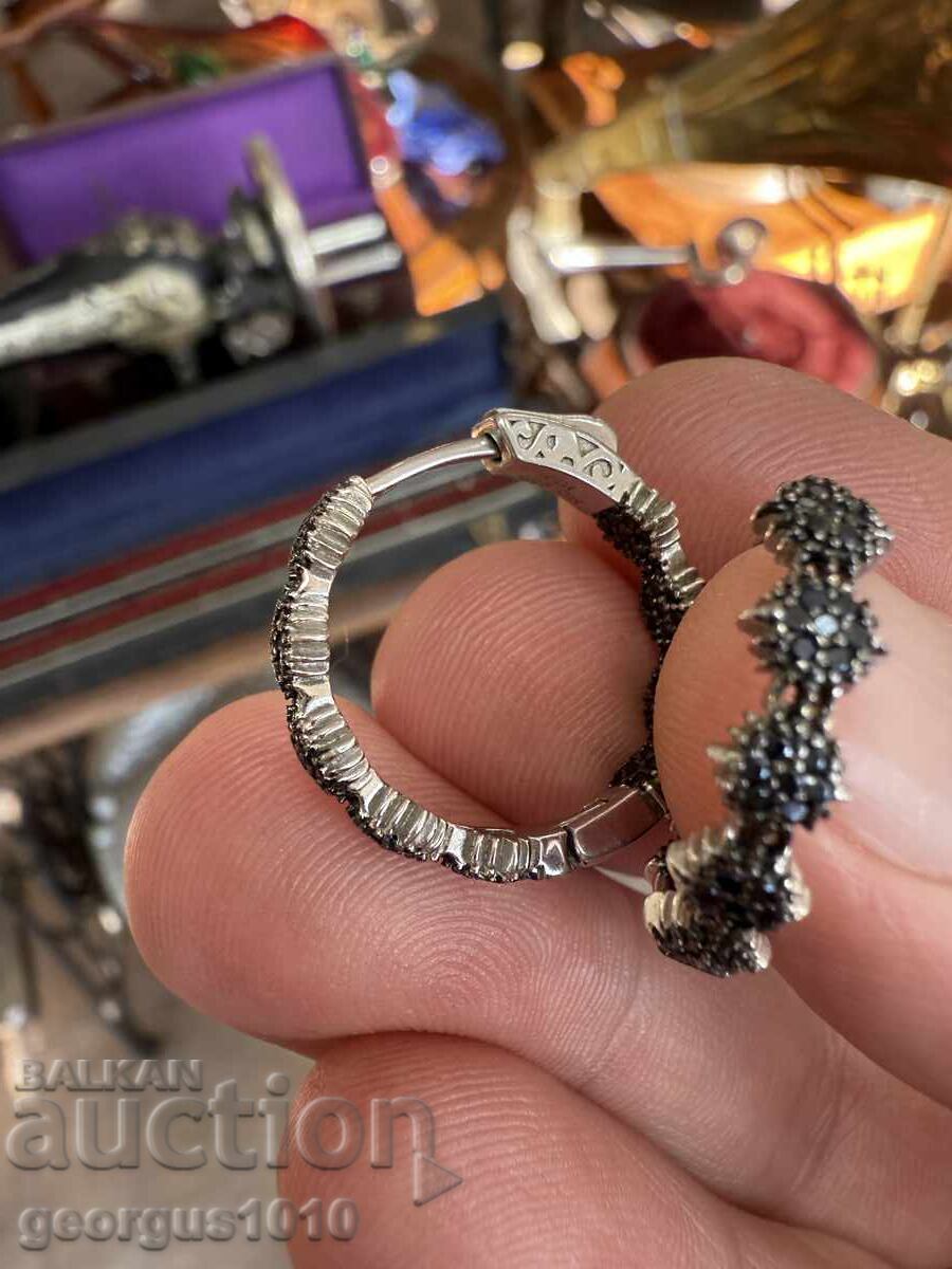 Δημοπρασία Ασημένια σκουλαρίκια με μαύρα πέτρες Νο. 7675