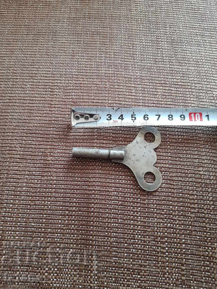 Old winding key with price 16.00 BGN | € 8.18