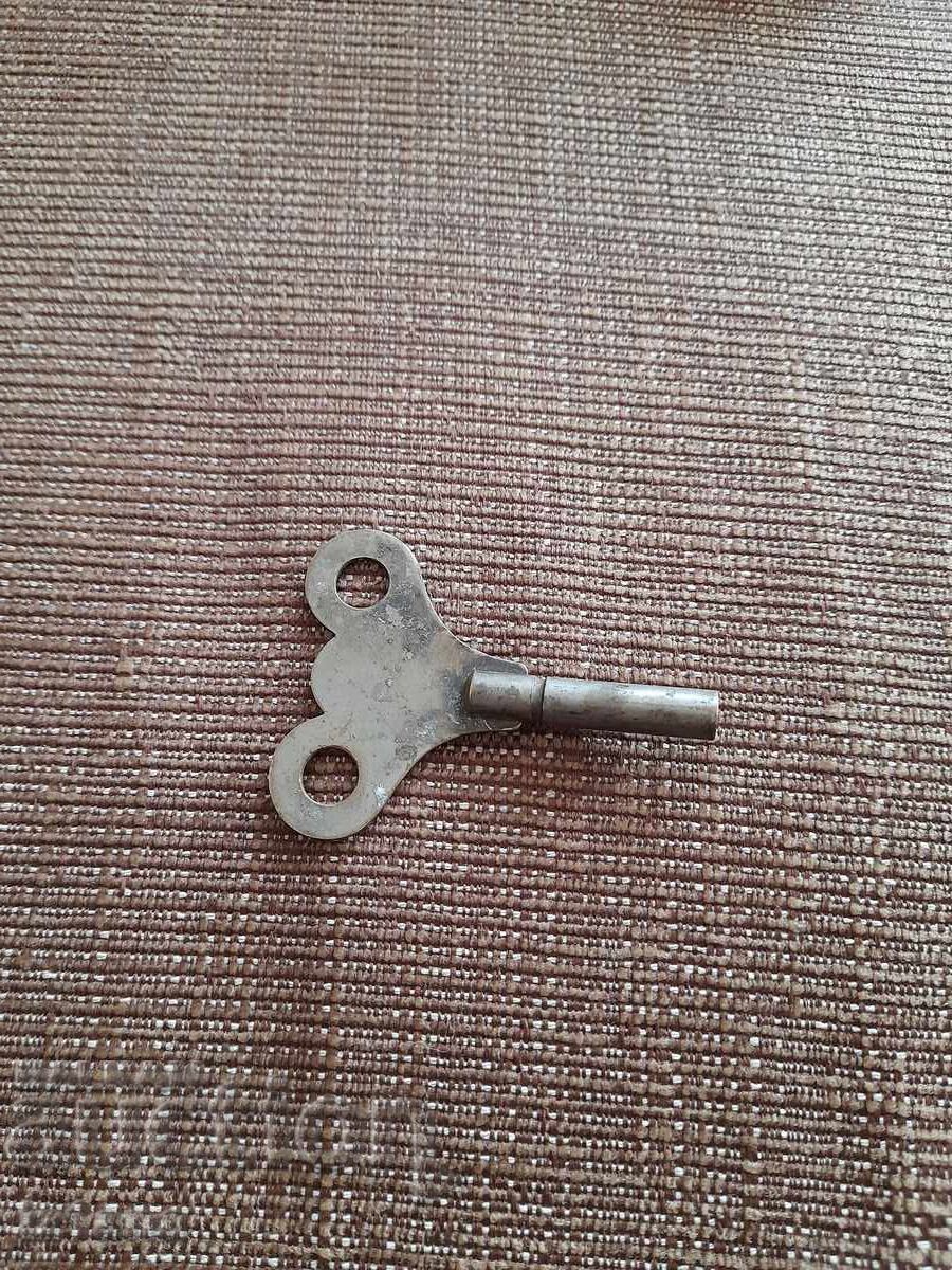 Auction  Old winding key