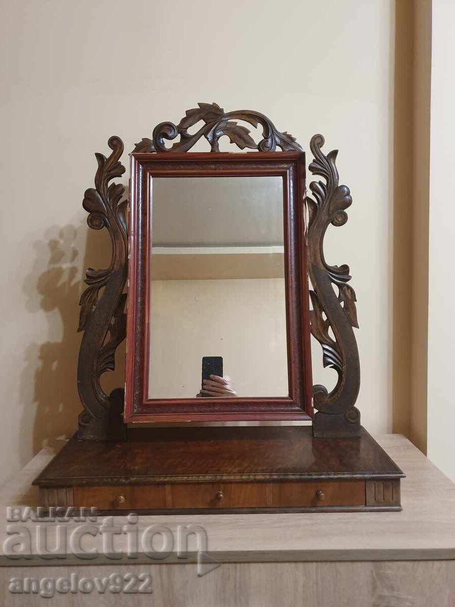 Frumoasa masa de toaleta vintage din lemn masiv!!! Frumoasa masa de toaleta vintage din lemn masiv!!!