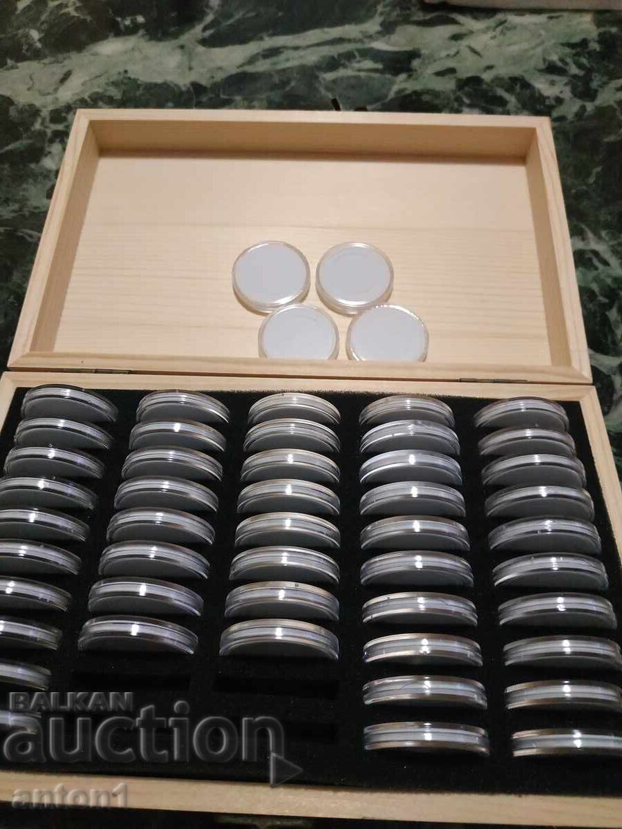 Κουτί για συλλέκτες νομισμάτων με τιμή 50.00 BGN | € 25.56 Κουτί για συλλέκτες νομισμάτων με τιμή 50.00 BGN | € 25.56