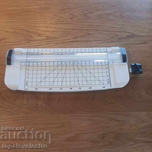 Доставка на НОВА! A5 мини гилотина за хартия – прецизен и безопасен рота