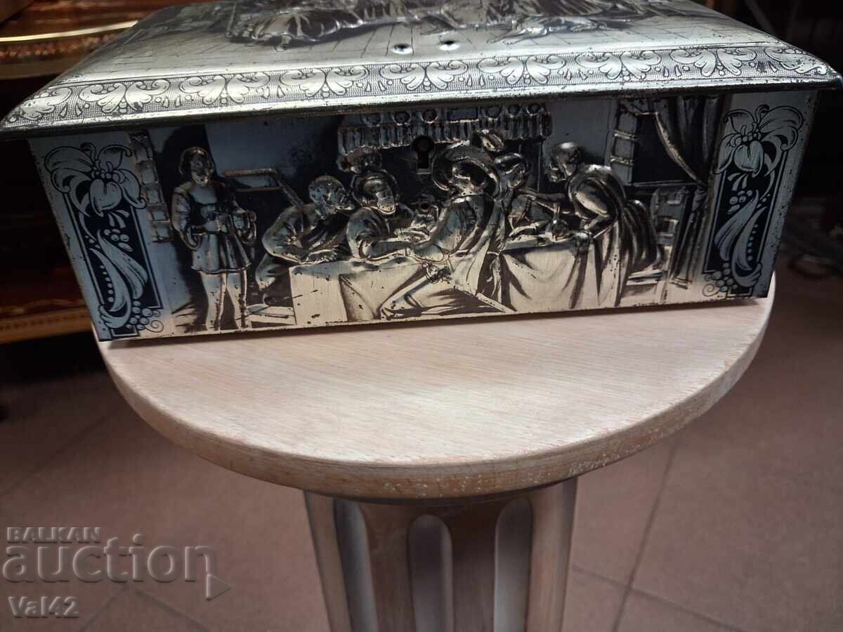 Auction  Metal decorative box with embossed scenes