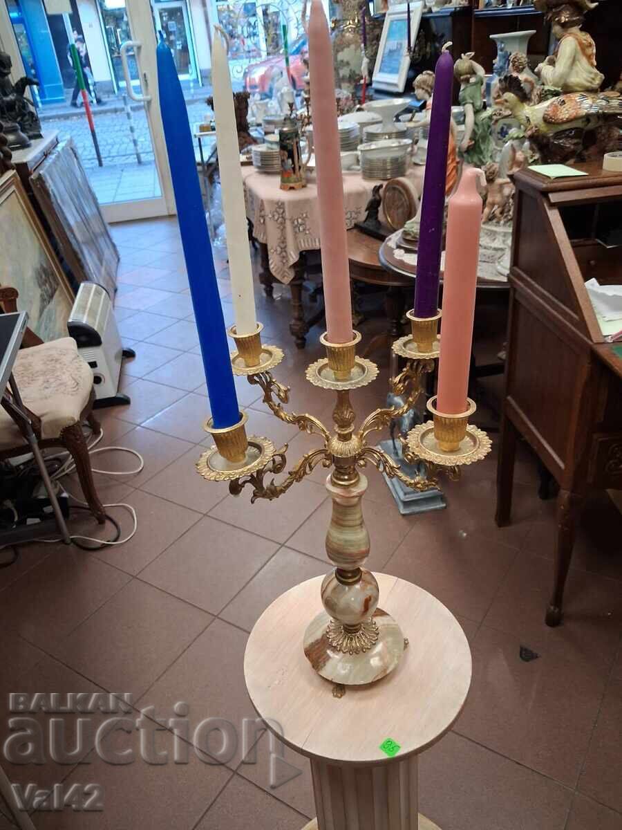 Петсвещник от бронз и оникс