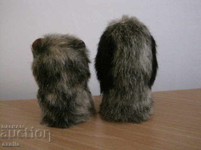 Figurine din piele cu preț 13.00 BGN | € 6.65 Figurine din piele cu preț 13.00 BGN | € 6.65