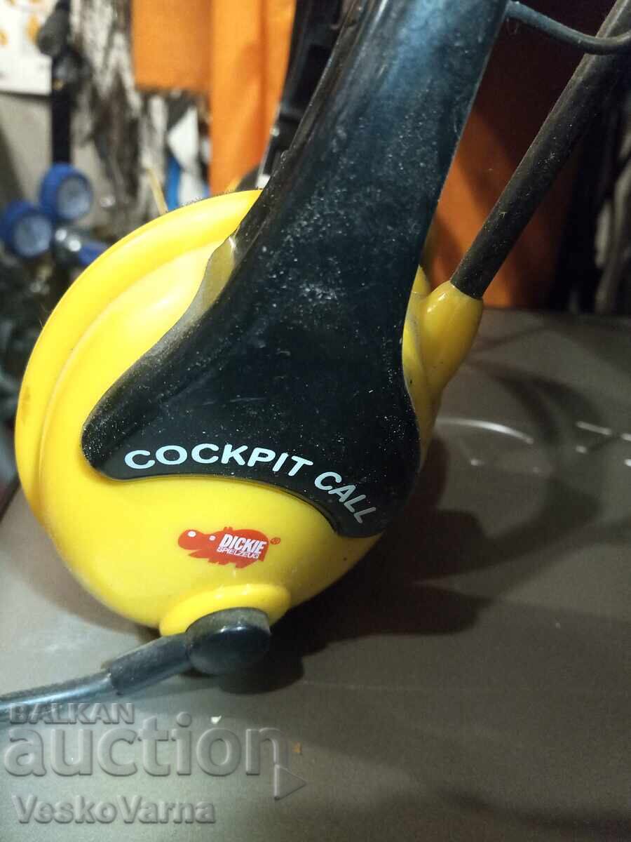 Комплект Слушалки за двама с цена 5.00 лв. | € 2.56