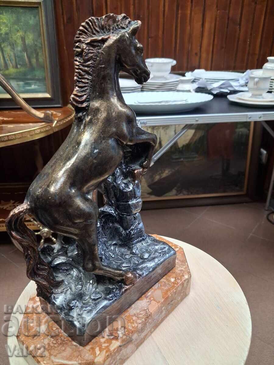 Figure of a standing horse - polymer resin with a marble base - 5