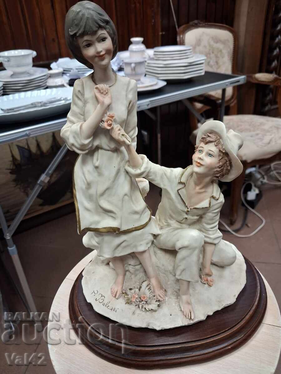 Figure "Boy and Girl" - polymer resin, signed A. Belcari Figure "Boy and Girl" - polymer resin, signed A. Belcari