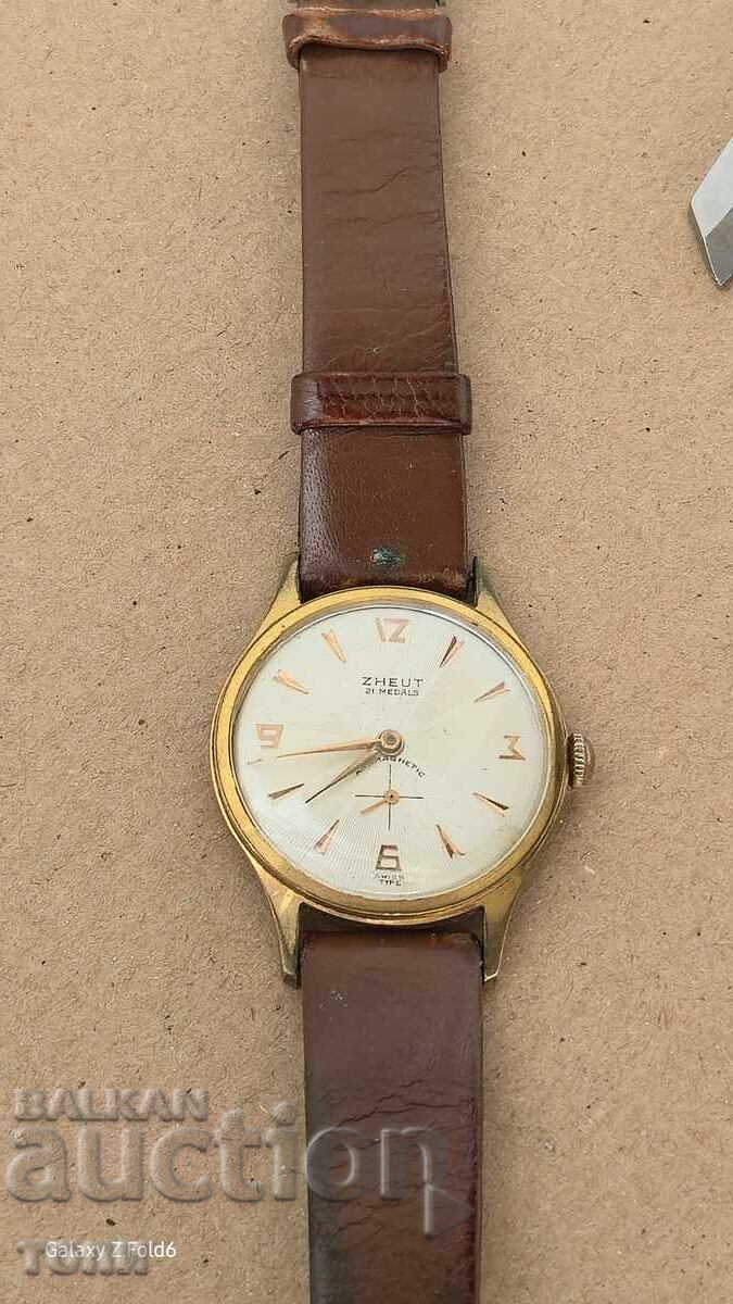 Auction  RARE SWISS MADE MILITARY ZHEUT DOESN'T WORK BZC!!!!