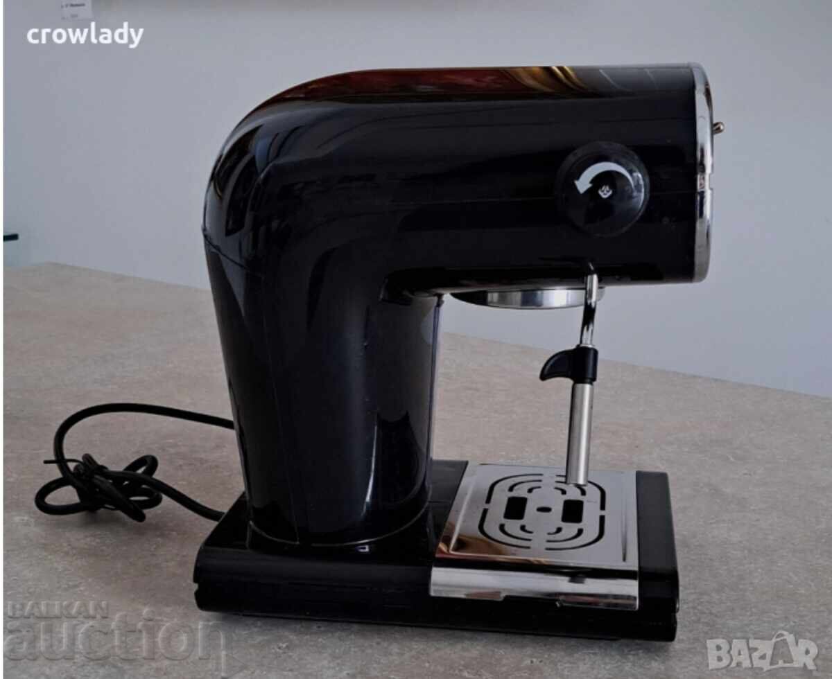 Auction  ARIETE CAFE RETRO espresso machine with steamer