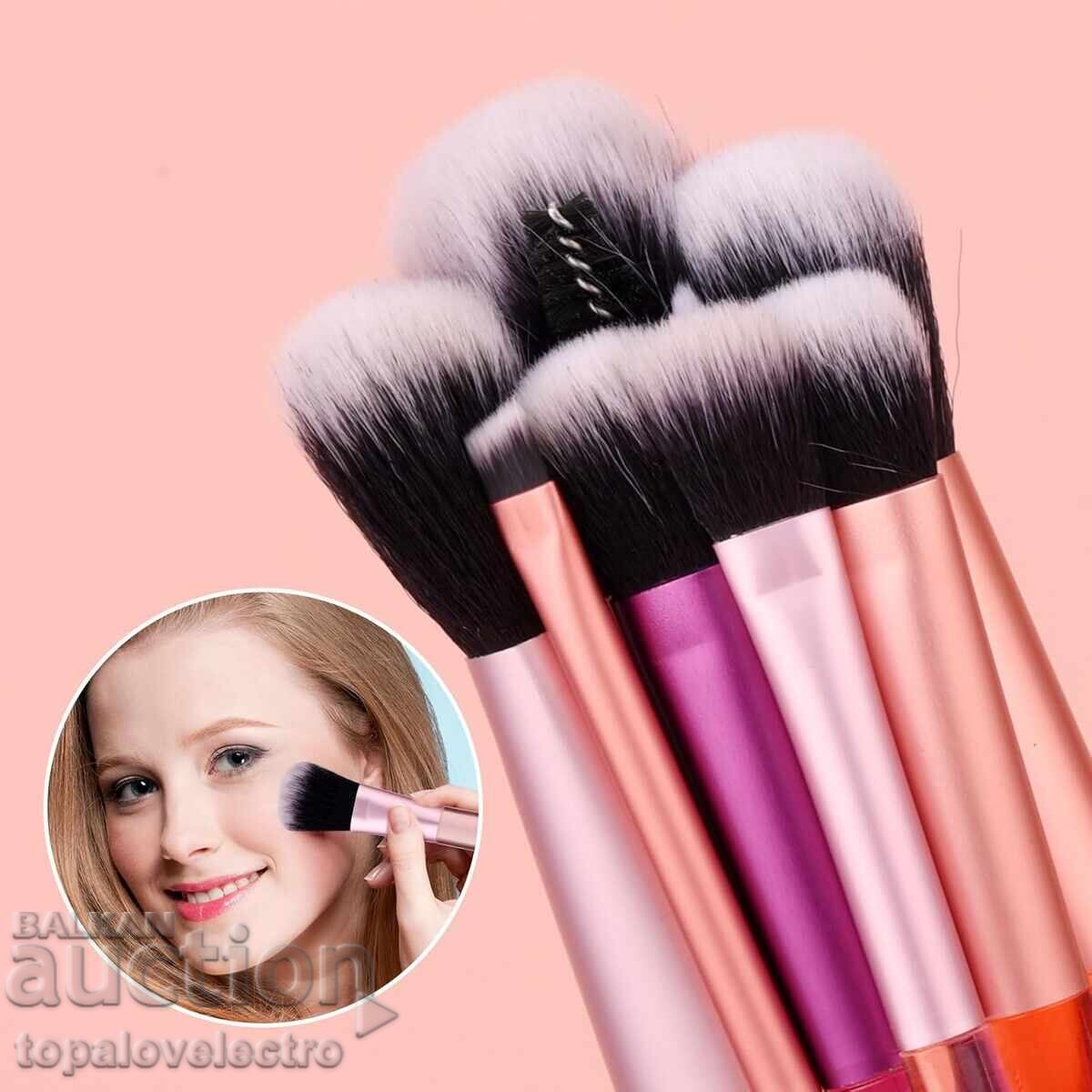 Licitație NOI! 10 buc. mini pensule machiaj cu husă, compacte, profesionale