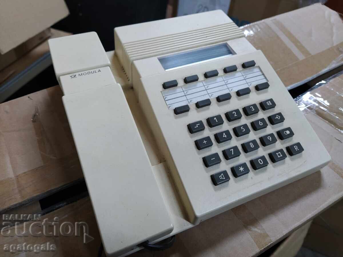 Auction  Old phones and one Christmas tree