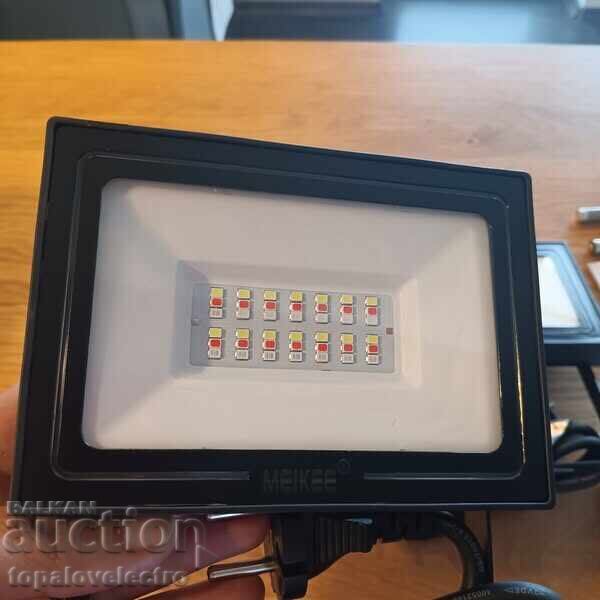 Доставка на НОВИ! RGB прожектори 25W с дистанционно, 10 цвята, IP66, 2 б