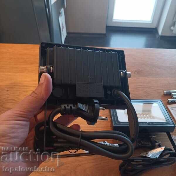 НОВИ! RGB прожектори 25W с дистанционно, 10 цвята, IP66, 2 б - 5