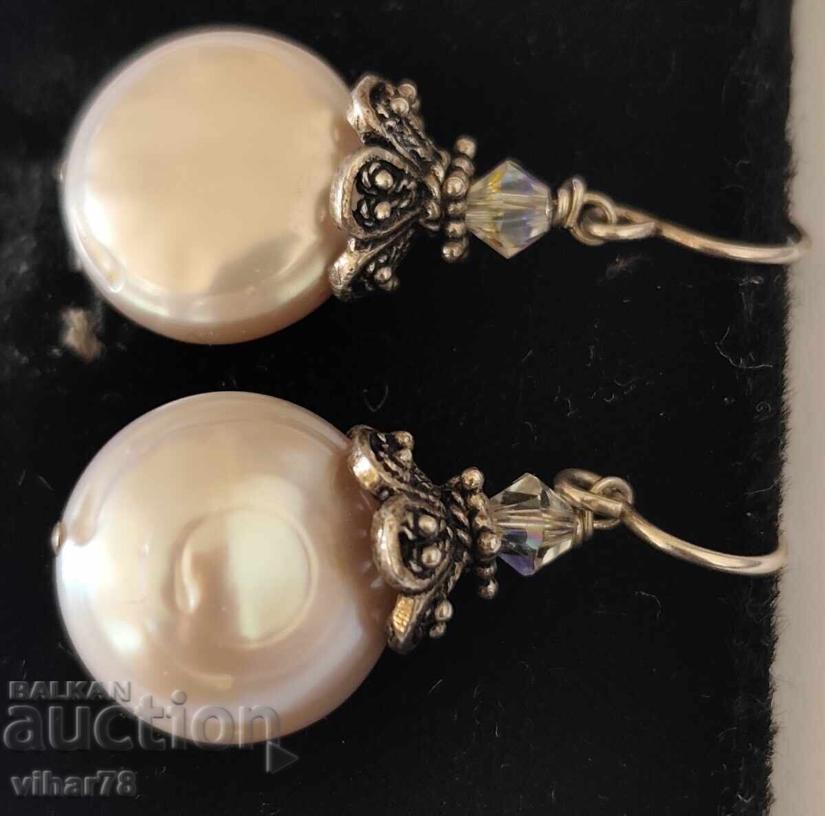 Παράδοση Ασημένια σκουλαρίκια με μαργαριτάρια και κρύσταλλο