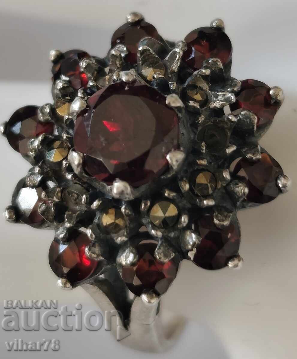 OLD LADIES SILVER RING WITH GARNET AND GOLD PLATED