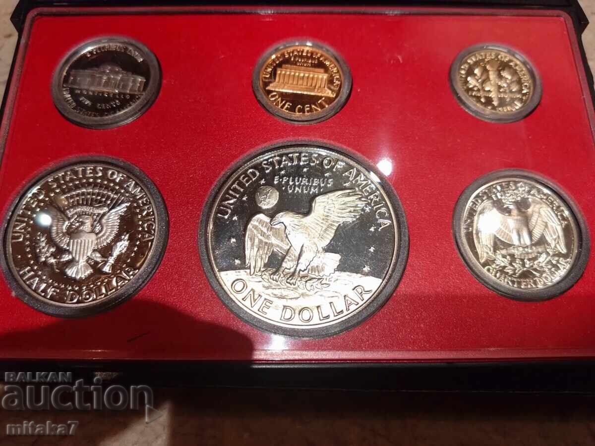 Delivery of Set of coins from 1977, USA Delivery of Set of coins from 1977, USA