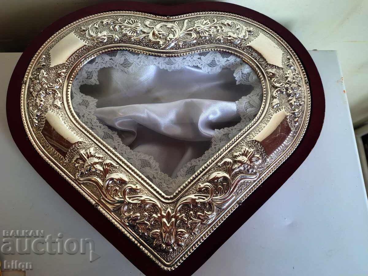 Страхотна Голяма Кутия Със Посребряване Сърце с цена € 17.89 | 34.99 лв.