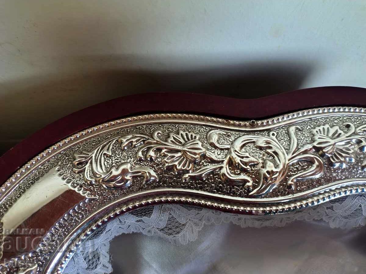 Аукцион Страхотна Голяма Кутия Със Посребряване Сърце