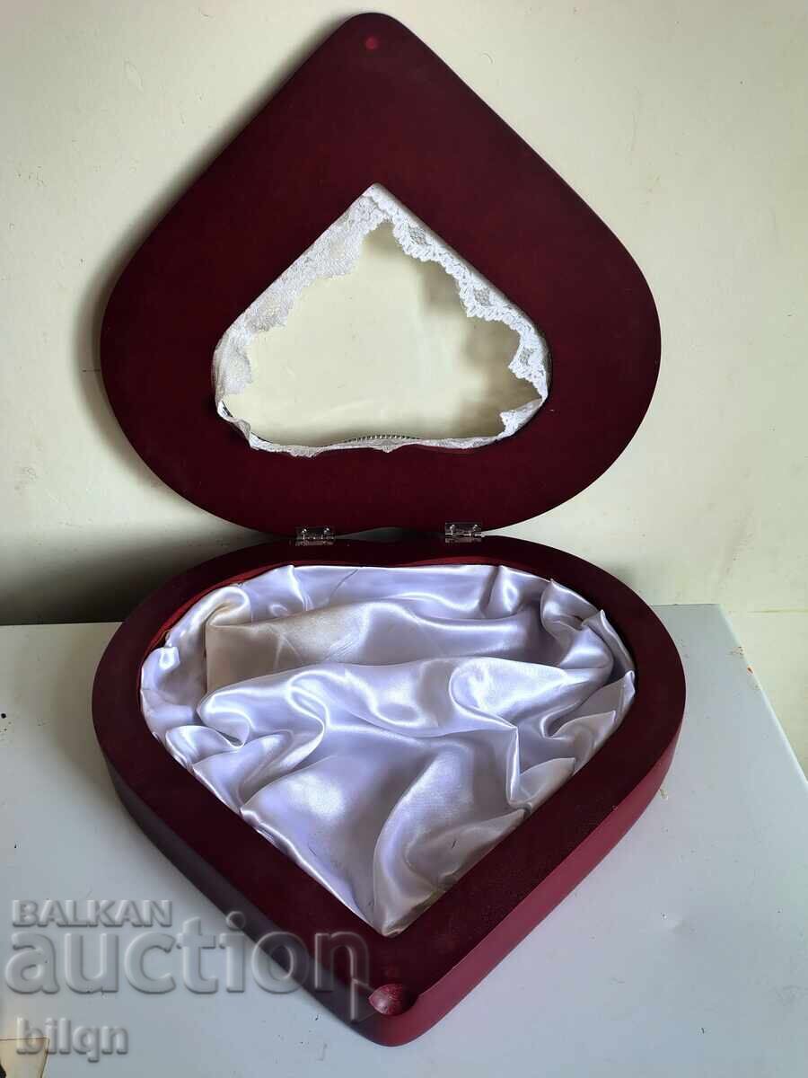 Страхотна Голяма Кутия Със Посребряване Сърце - 5