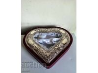 Υπέροχο Μεγάλο Κουτί με Ασημένια Καρδιά