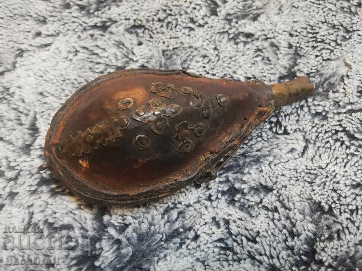 Veche autentică barutniță, curea pentru cartușe, suport pentru gloanțe, pistol, pușcă