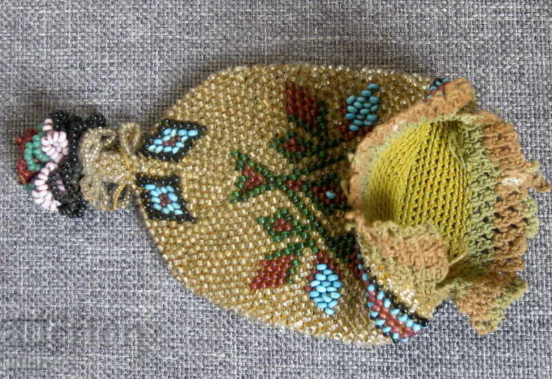 Auction  Old purse bag glass beads decoration