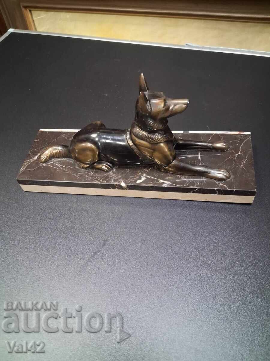 Figurină metalică de câine pe bază de marmură - 6