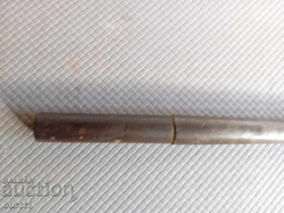 Licitație CON STIL DE BIJUTERIE VECHI, DIN FIER Licitație CON STIL DE BIJUTERIE VECHI, DIN FIER