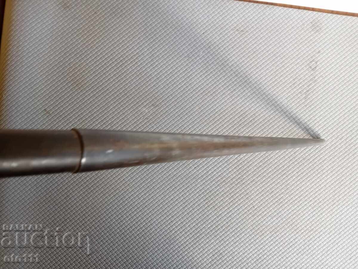 Livrarea CON STIL DE BIJUTERIE VECHI, DIN FIER Livrarea CON STIL DE BIJUTERIE VECHI, DIN FIER