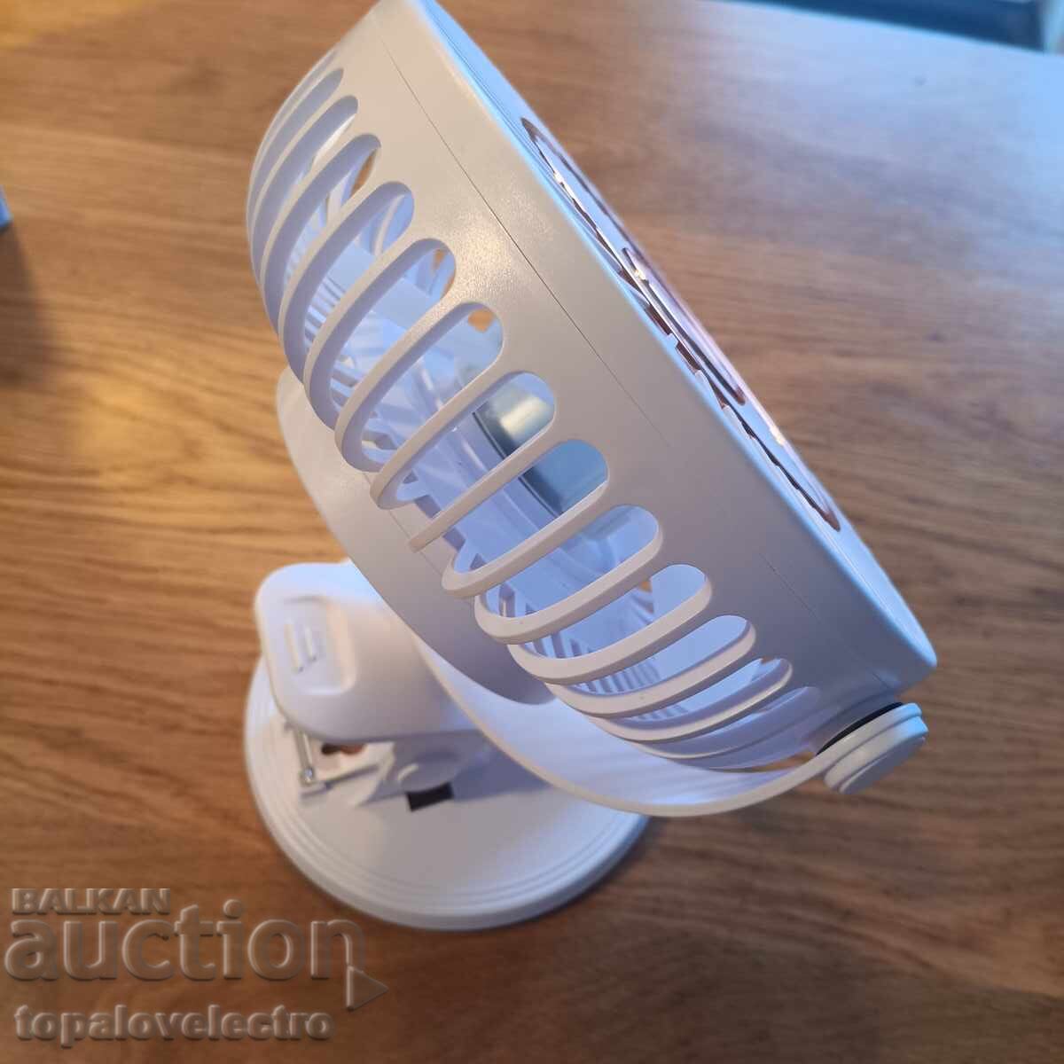 Auction  NEW! Portable Desk Fan 3-in-1, 5 Speeds, 720°