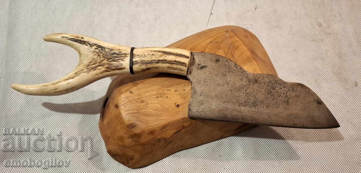 Old Kovan Satter with Deer Antler