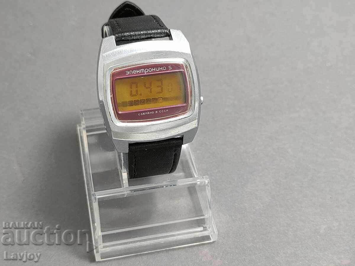 Ceas de mână ELECTRONICA 5 URSS cu preț € 80.00 | 156.47 BGN