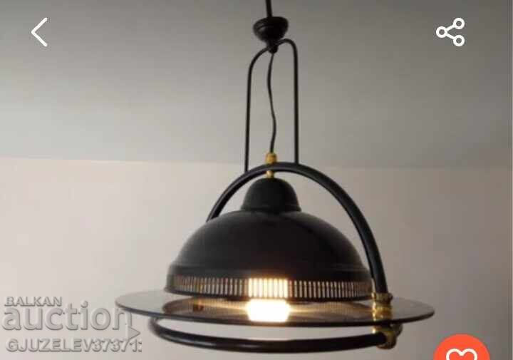 Αυτό το κρεμαστό φωτιστικό σώμα από μέταλλο και γυαλί, αγορασμένο στην Ανατολική με τιμή 299.00 BGN | € 152.88