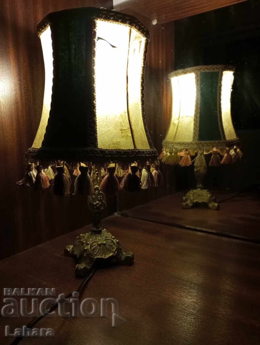 Lampă de noapte veche cu abajur original Lampă de noapte veche cu abajur original
