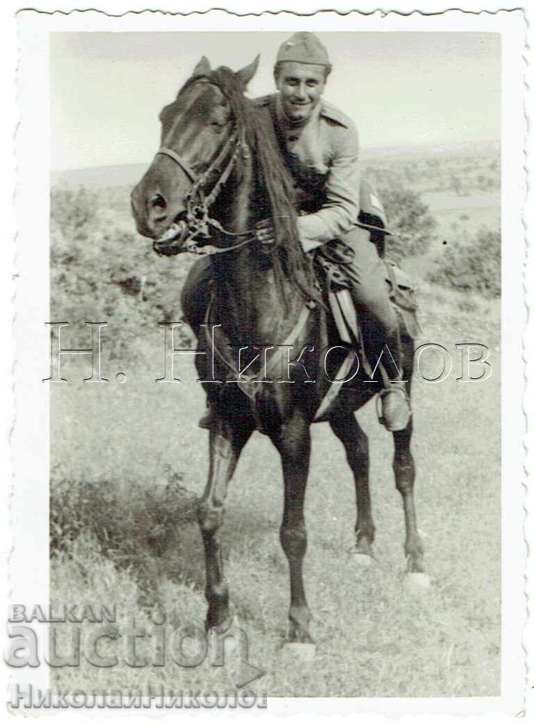SMALL OLD PHOTO: MILITARY MAN ON HORSE, CAVALRYMAN E641 SMALL OLD PHOTO: MILITARY MAN ON HORSE, CAVALRYMAN E641